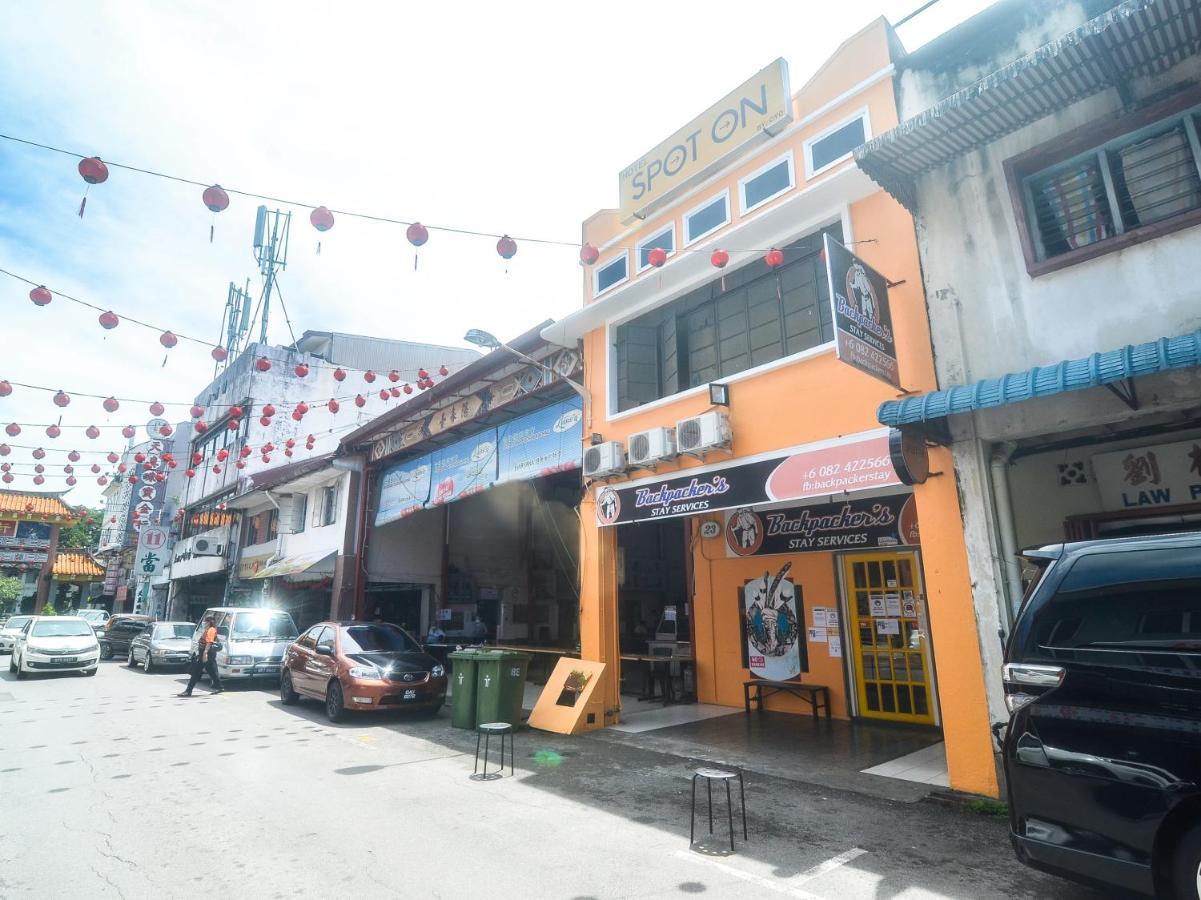 Spot On 89886 Backpacker'S Stay Services Kuching Luaran gambar