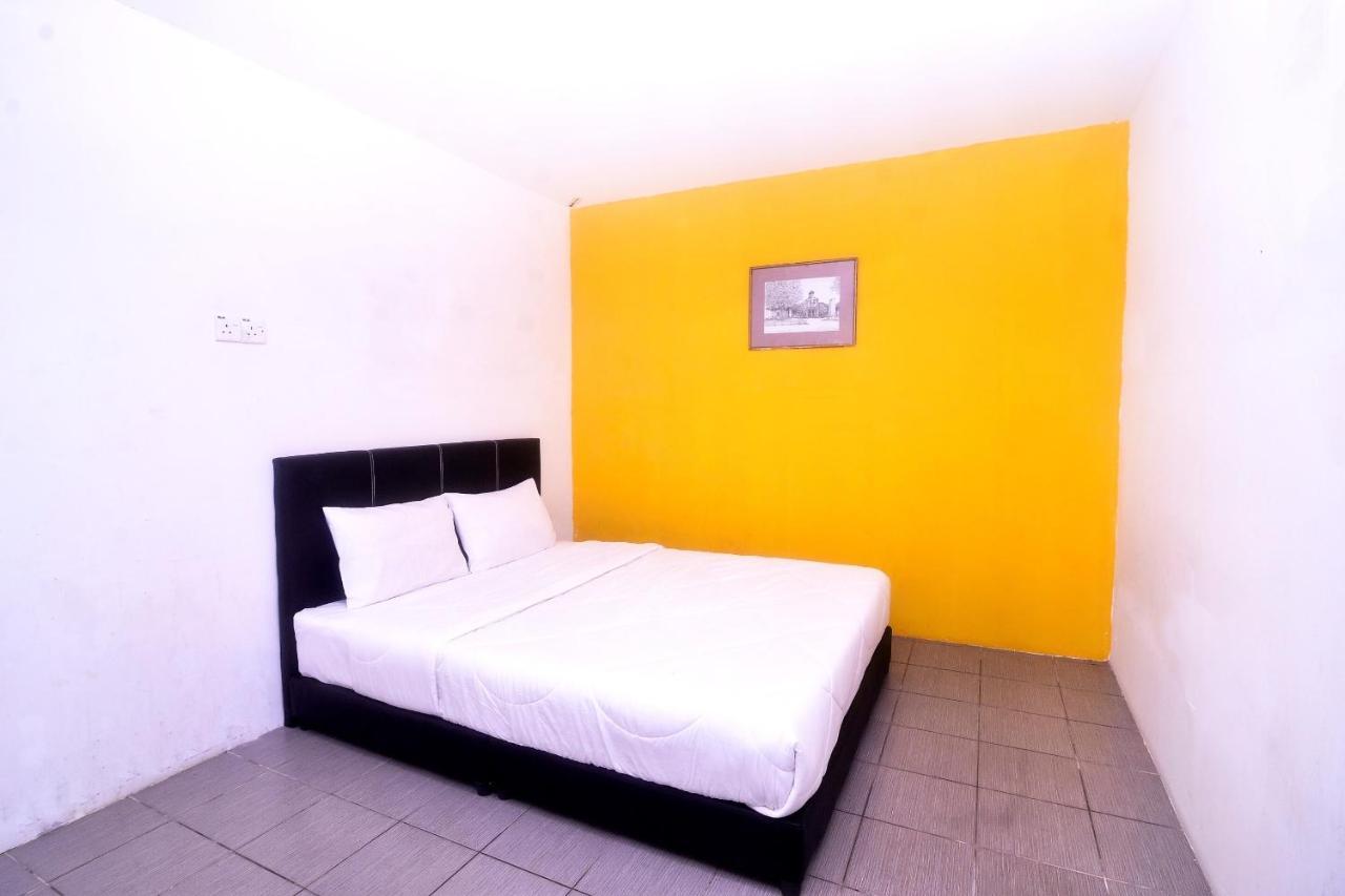 Spot On 89886 Backpacker'S Stay Services Kuching Luaran gambar