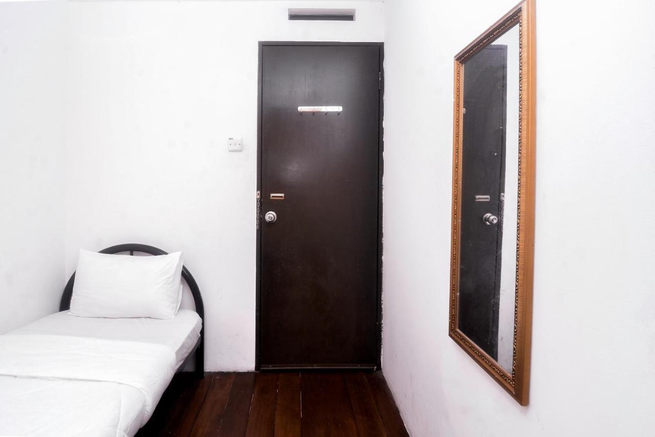 Spot On 89886 Backpacker'S Stay Services Kuching Luaran gambar