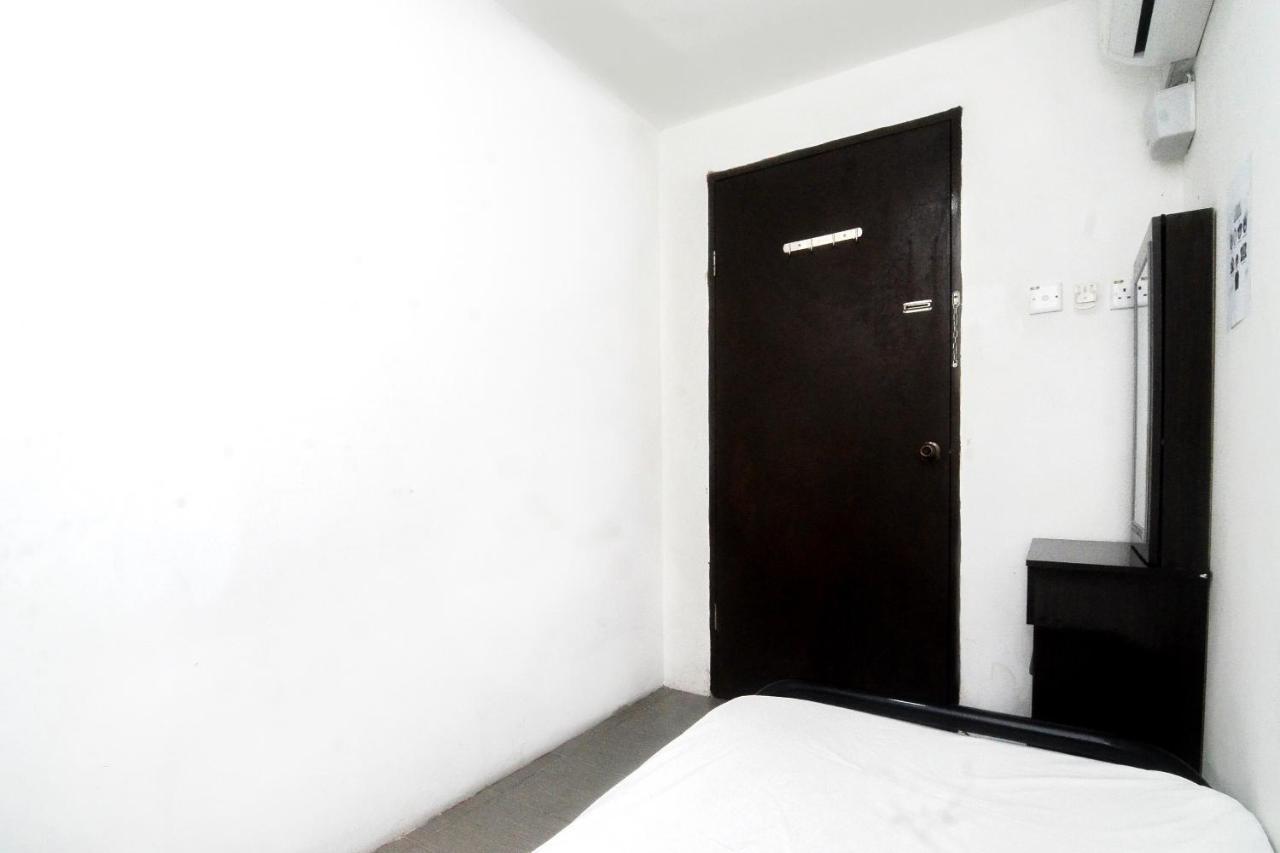 Spot On 89886 Backpacker'S Stay Services Kuching Luaran gambar