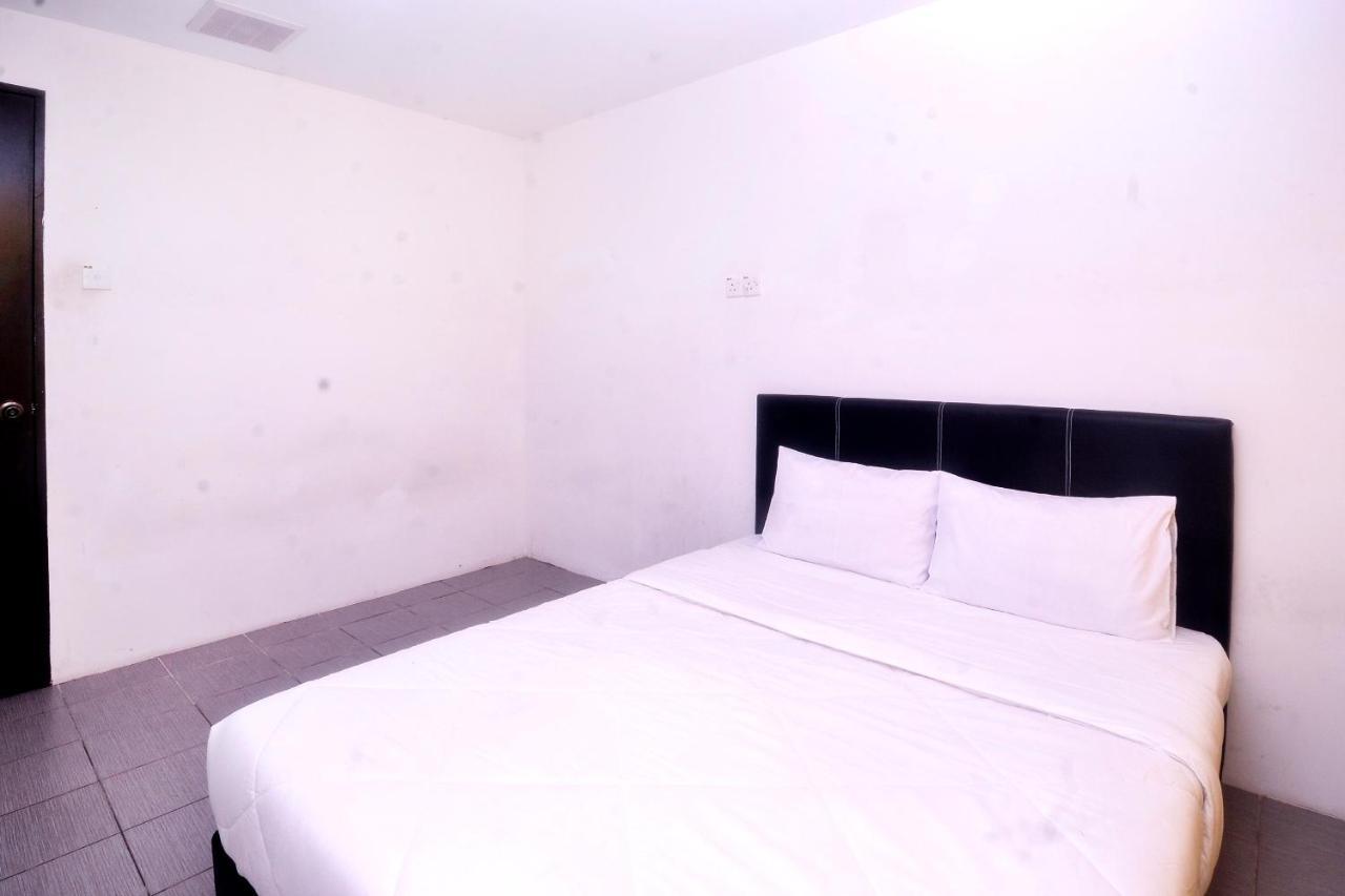 Spot On 89886 Backpacker'S Stay Services Kuching Luaran gambar
