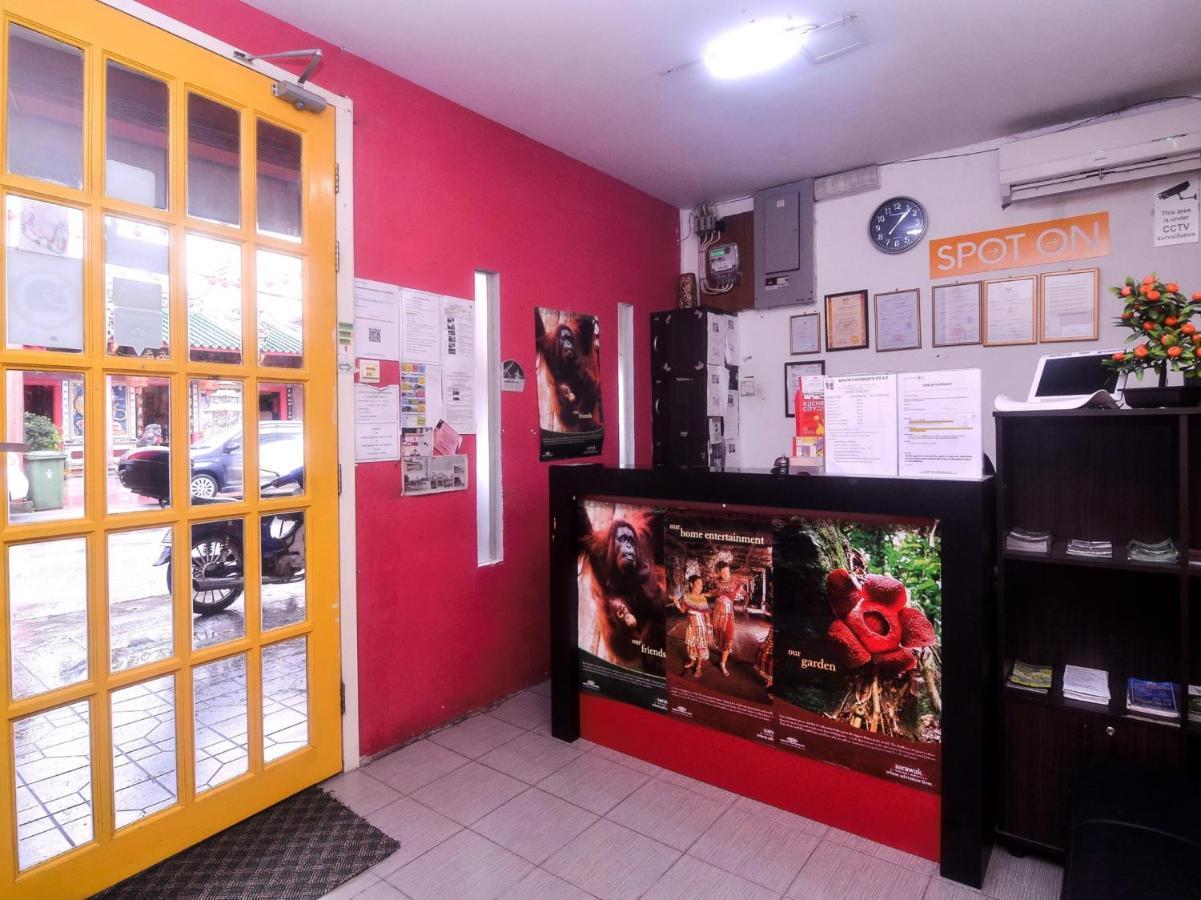 Spot On 89886 Backpacker'S Stay Services Kuching Luaran gambar