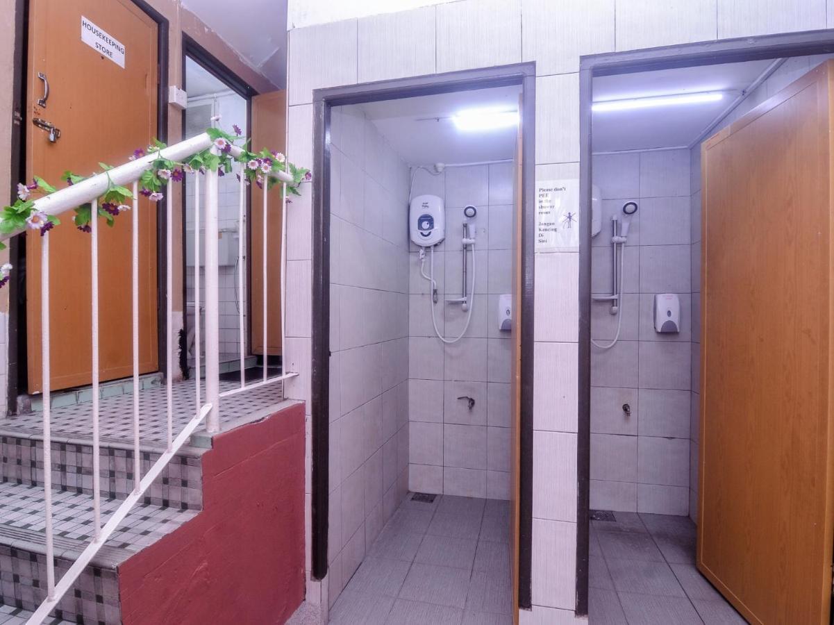 Spot On 89886 Backpacker'S Stay Services Kuching Luaran gambar
